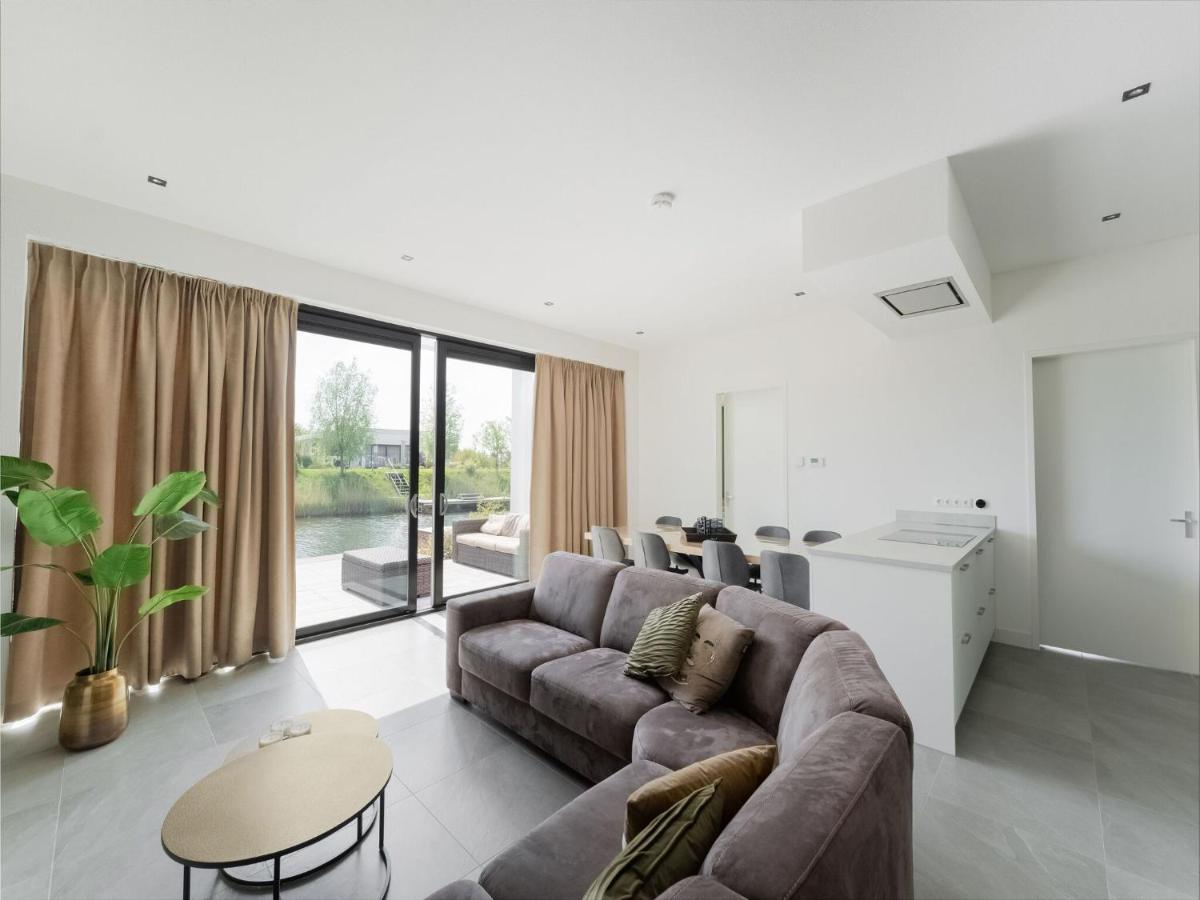 Swanky Villa In Zeewolde With Garden Eksteriør billede